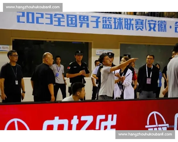 从裁判报告出发全面还原争议判罚背后的规则逻辑与责任边界